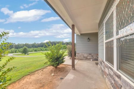 Lavonia, GA 30553 Hart County