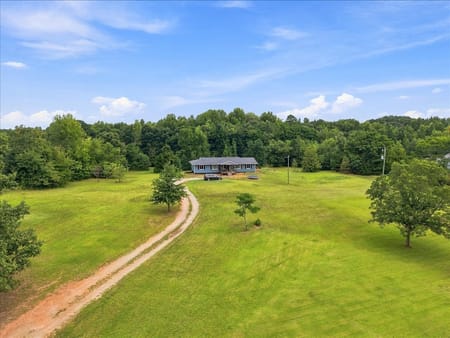 Lavonia, GA 30553 Hart County