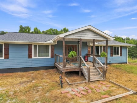 Lavonia, GA 30553 Hart County