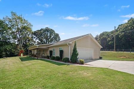 Maysville, GA 30558 Jackson County