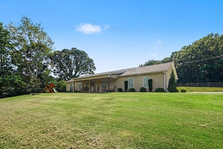 Maysville, GA 30558 Jackson County