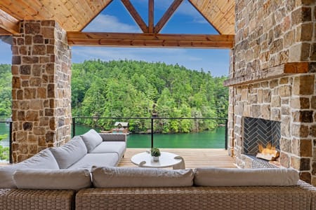 Lakemont, GA 30552 Rabun County