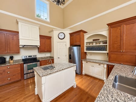 Toccoa, GA 30577 Stephens County