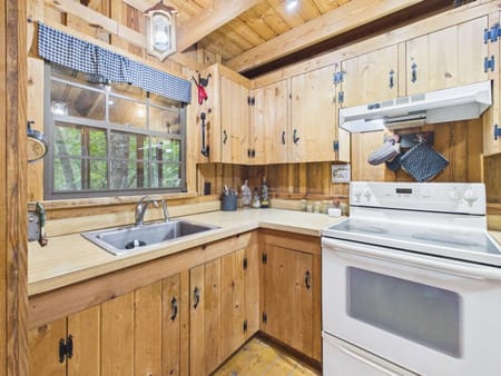 Lakemont, GA 30552 Rabun County