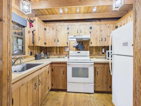 Lakemont, GA 30552 Rabun County