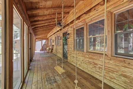Toccoa, GA 30577 Stephens County