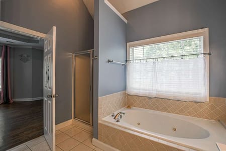 Hoschton, GA 30548 Jackson County