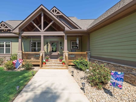 Clarkesville, GA 30523 Habersham County