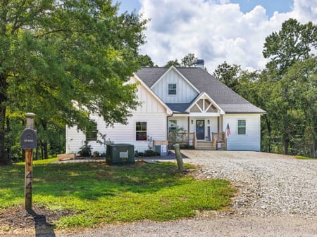 Clarkesville, GA 30523 Habersham County