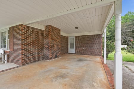 Toccoa, GA 30577 Stephens County