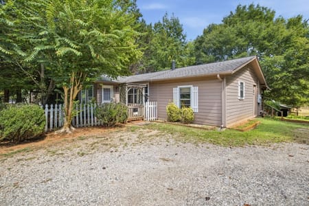 Demorest, GA 30535 Habersham County