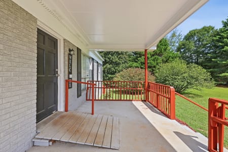 Toccoa, GA 30577 Stephens County