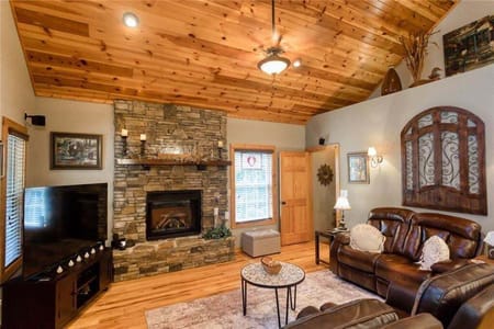 Helen, GA 30545 White County