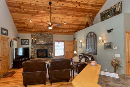 Helen, GA 30545 White County