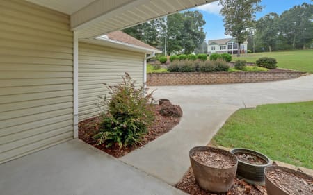 Lavonia, GA 30553 Hart County