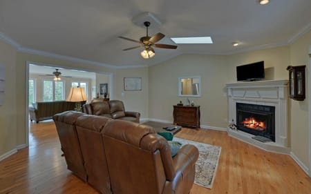 Lavonia, GA 30553 Hart County