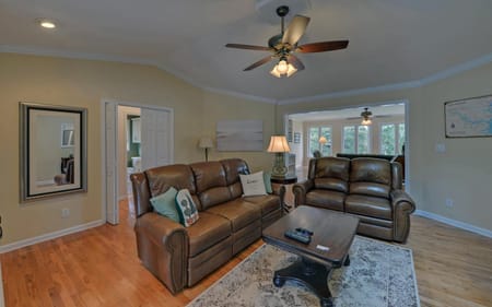 Lavonia, GA 30553 Hart County