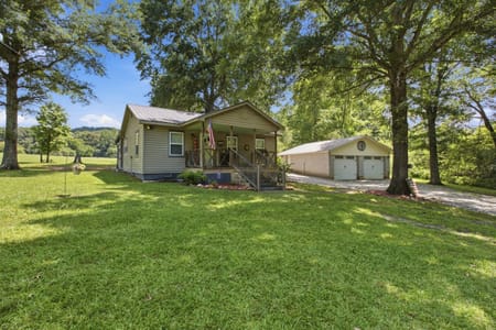 Clarkesville, GA 30523 Habersham County