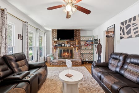 Toccoa, GA 30577 Stephens County