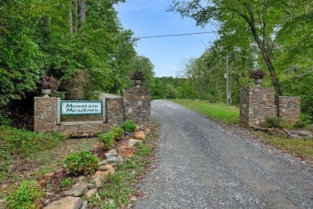 Ellijay, GA 30536 Gilmer County