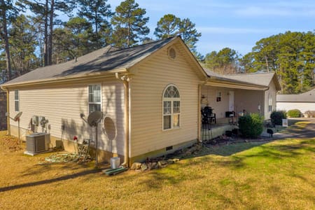 Toccoa, GA 30577 Stephens County