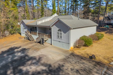 Toccoa, GA 30577 Stephens County