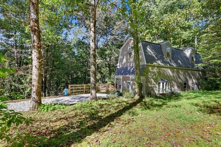 Clarkesville, GA 30523 Habersham County