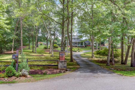 Hoschton, GA 30548 Barrow County
