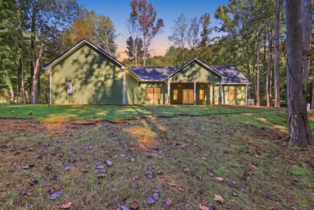 Toccoa, GA 30577 Stephens County
