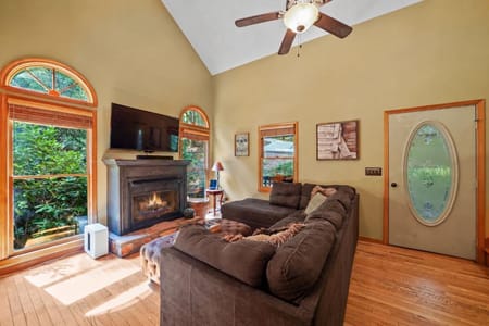 Ellijay, GA 30536 Gilmer County