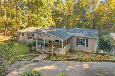 Lula, GA 30554 Banks County