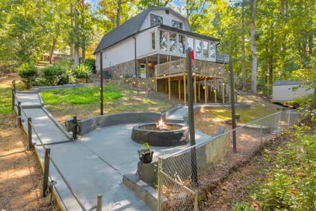 Lavonia, GA 30553 Hart County