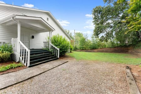 Clermont, GA 30527 Hall County
