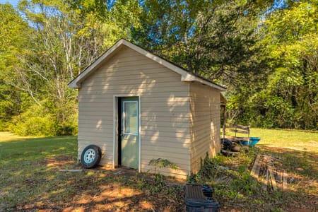 Toccoa, GA 30577 Stephens County