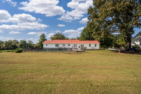 Gillsville, GA 30543 Banks County