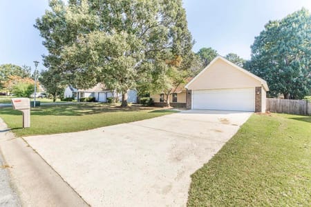 Warner Robins, GA 31088 Houston County