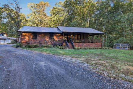 Hartwell, GA 30643 Hart County