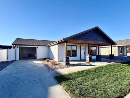 Powell, WY 82435 Park County