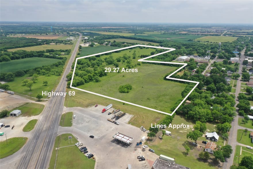 29.366 AC South Side Hwy 69, Trenton, Texas