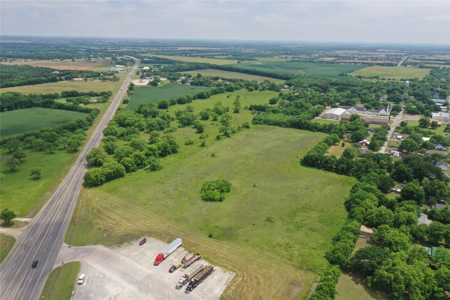 29.366 AC South Side Hwy 69, Trenton, Texas