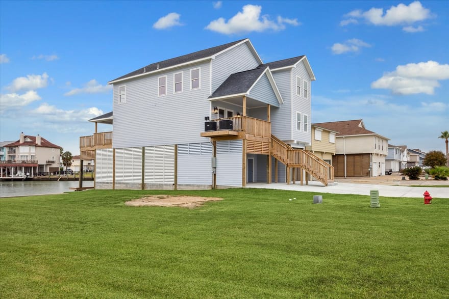 230 Bora Bora Drive, Tiki Island, Texas