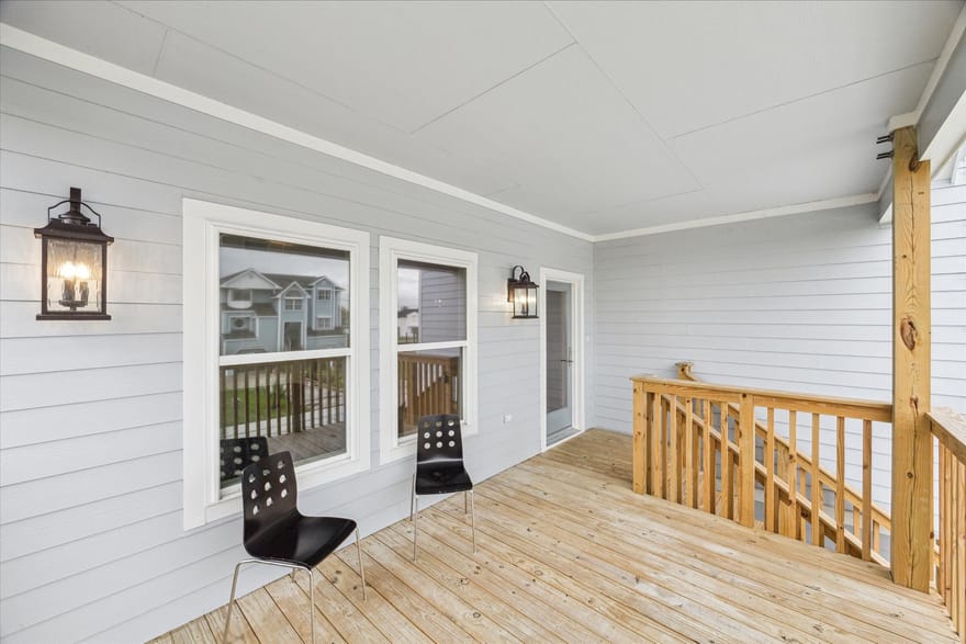 230 Bora Bora Drive, Tiki Island, Texas