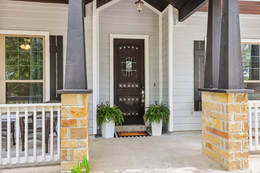 114 County Road 6863, Natalia, Texas