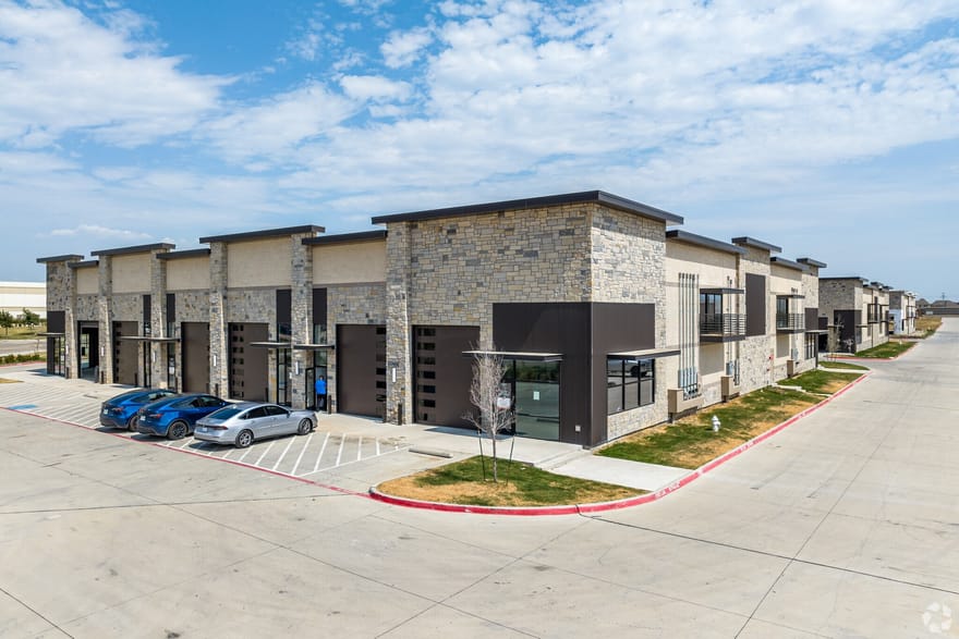 1501 E Belt Line Road, Wilmer, Texas