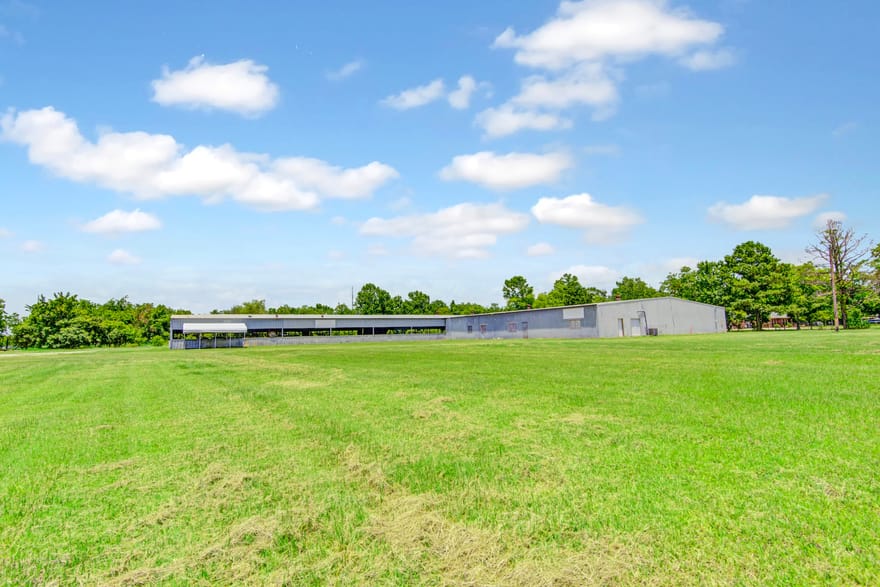 8458 Fm 1960, Dayton, Texas