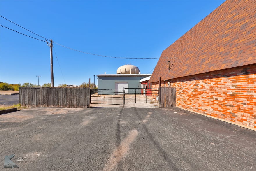 1402 S Clack Street, Abilene, Texas