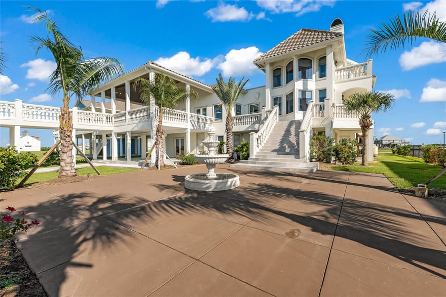 1809 Laguna Harbor Estate Boulevard, Port Bolivar, Texas