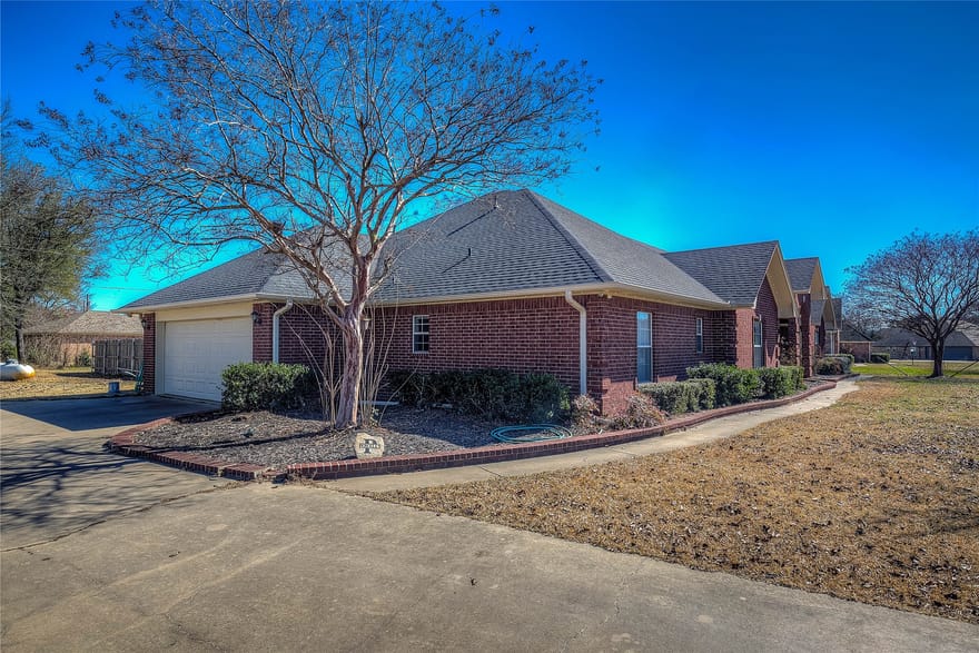 302 Briarwood Lane, Sulphur Springs, Texas