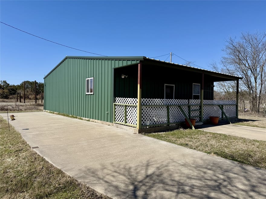 3323 S Fm 933 Street, Whitney, Texas