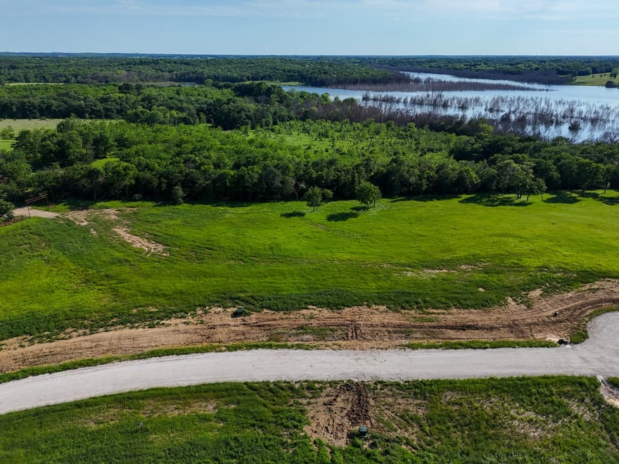 399 Harborside Terrace, Windom, Texas